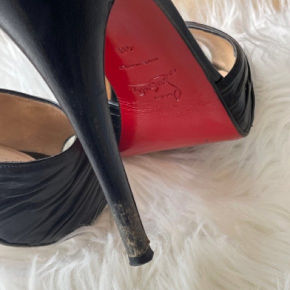 Christian Louboutin Lynn Open Back Ankle Boot Sz 39.5 Shoe - Picture 7 of 7